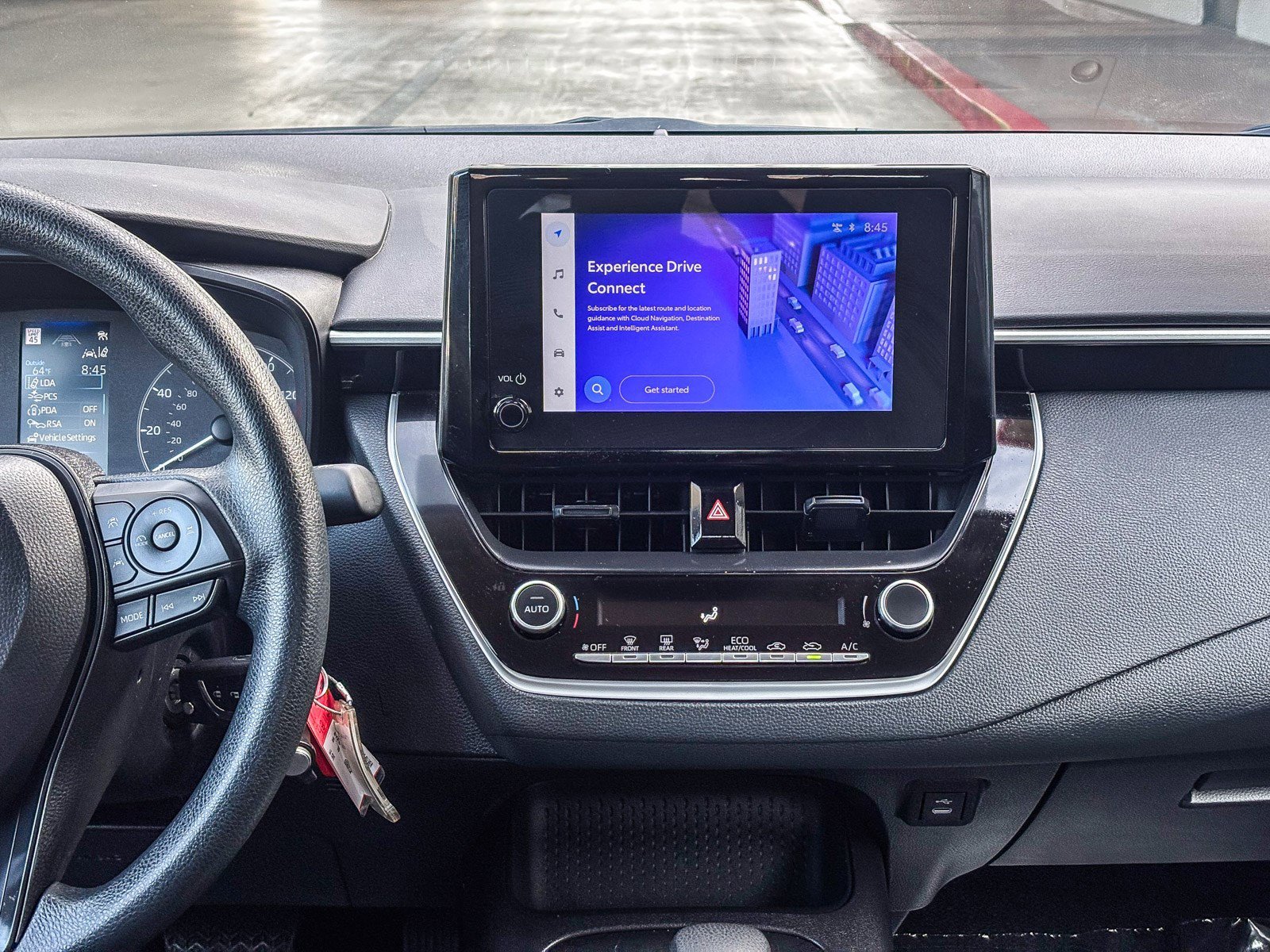 2025 Toyota Corolla LE - Photo 15