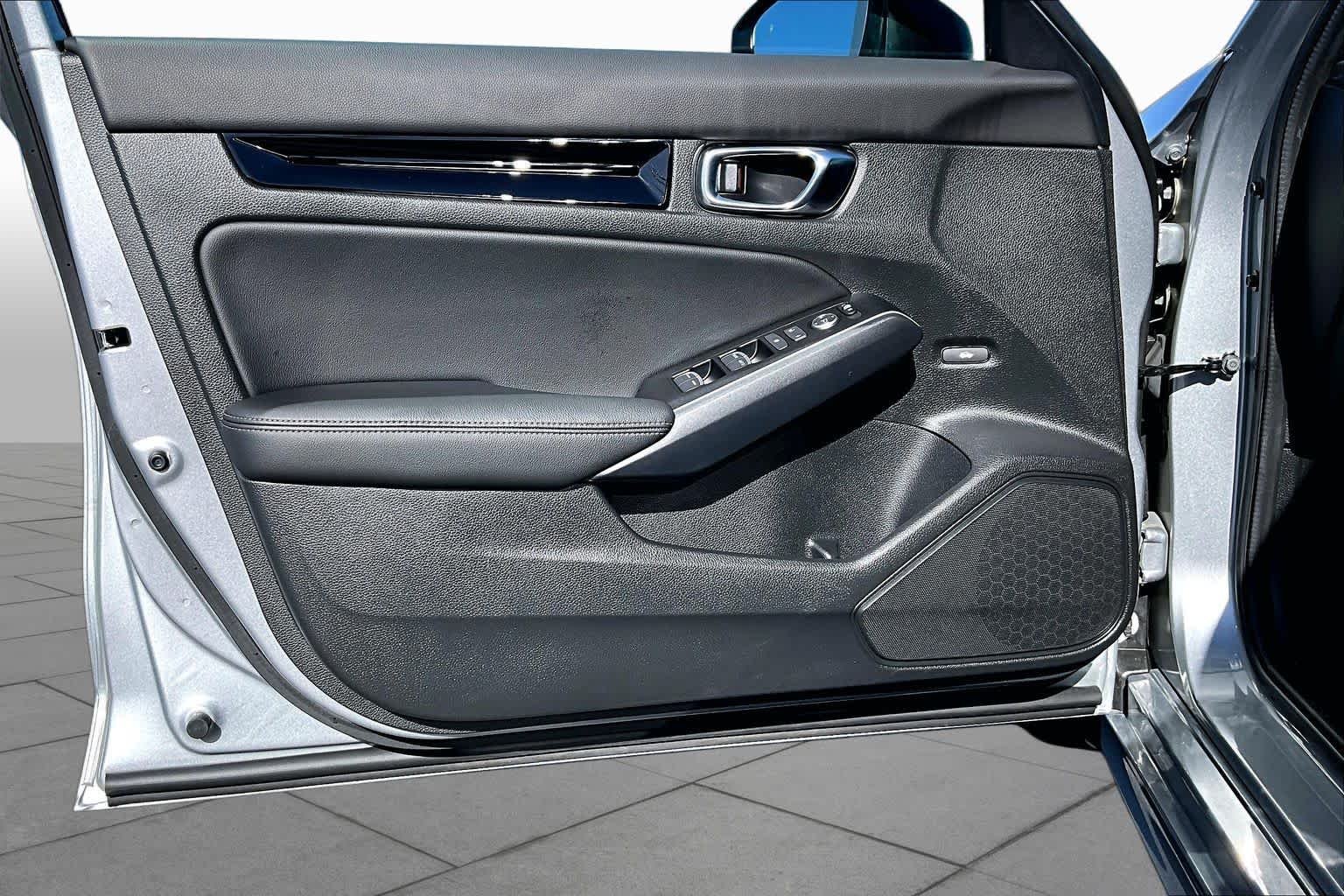 Used 2025 Solar Silver Metallic Honda Sport Touring image 25