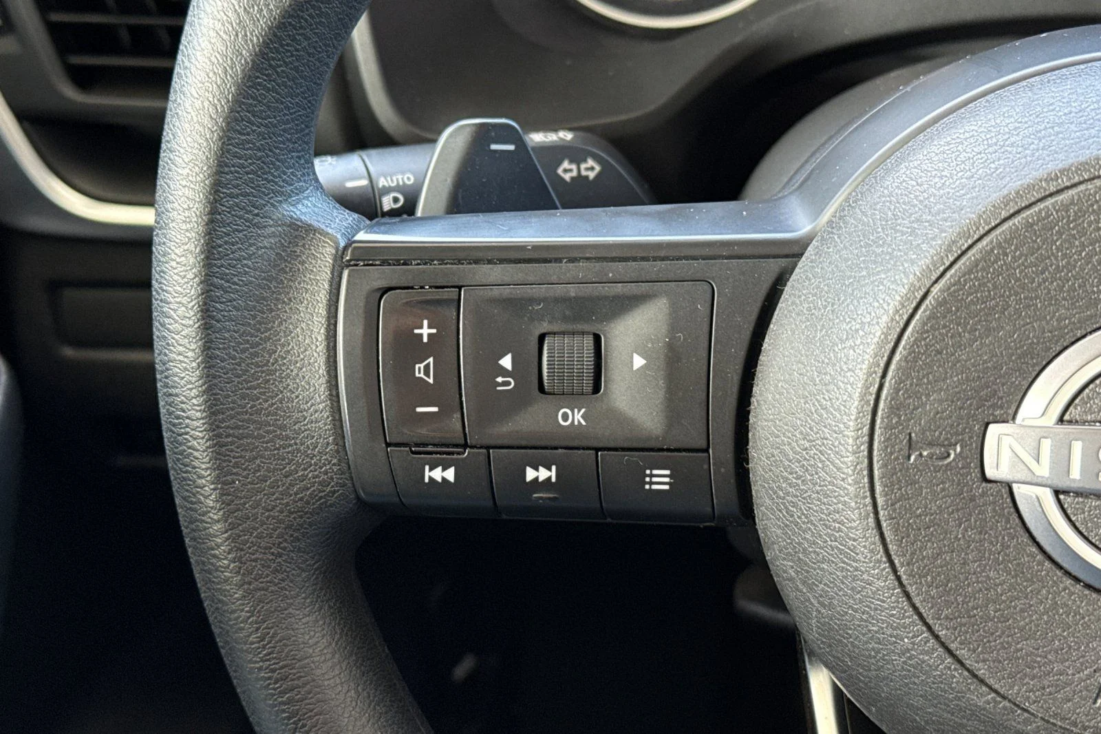 2023 Nissan Rogue S - Photo 30