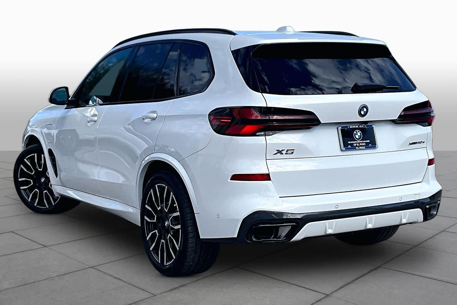 Used 2026 Alpine White BMW xDrive50e image 11
