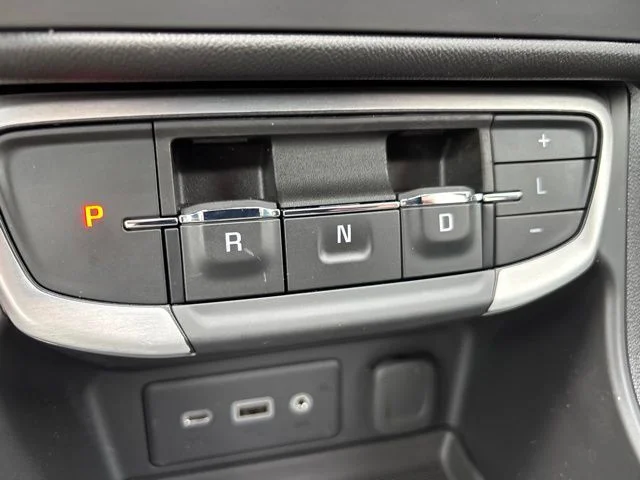 Used 2024 Summit White GMC SLE image 28