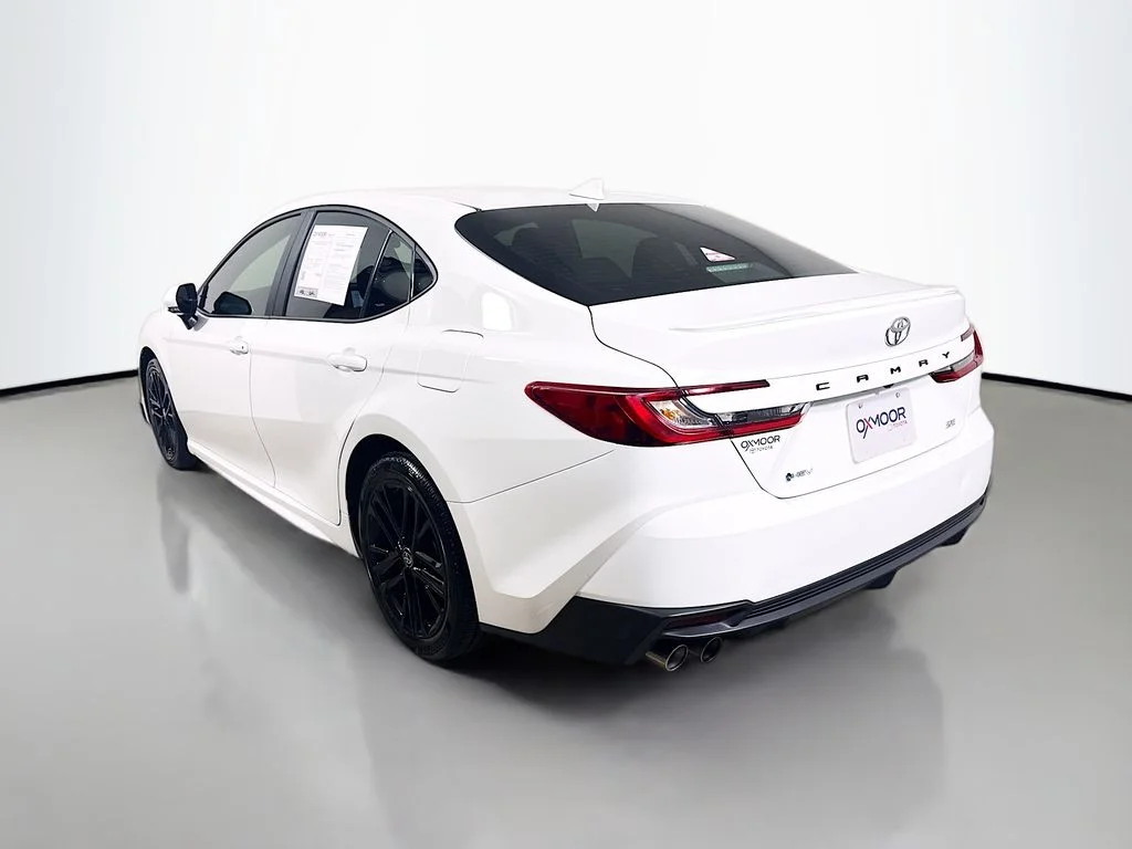 Used 2026 Ice Cap Toyota SE image 5