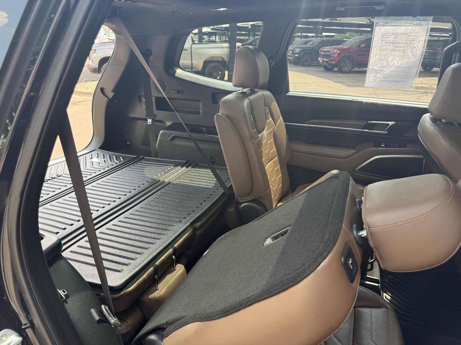 Used 2022 Ebony Black Kia SX image 28