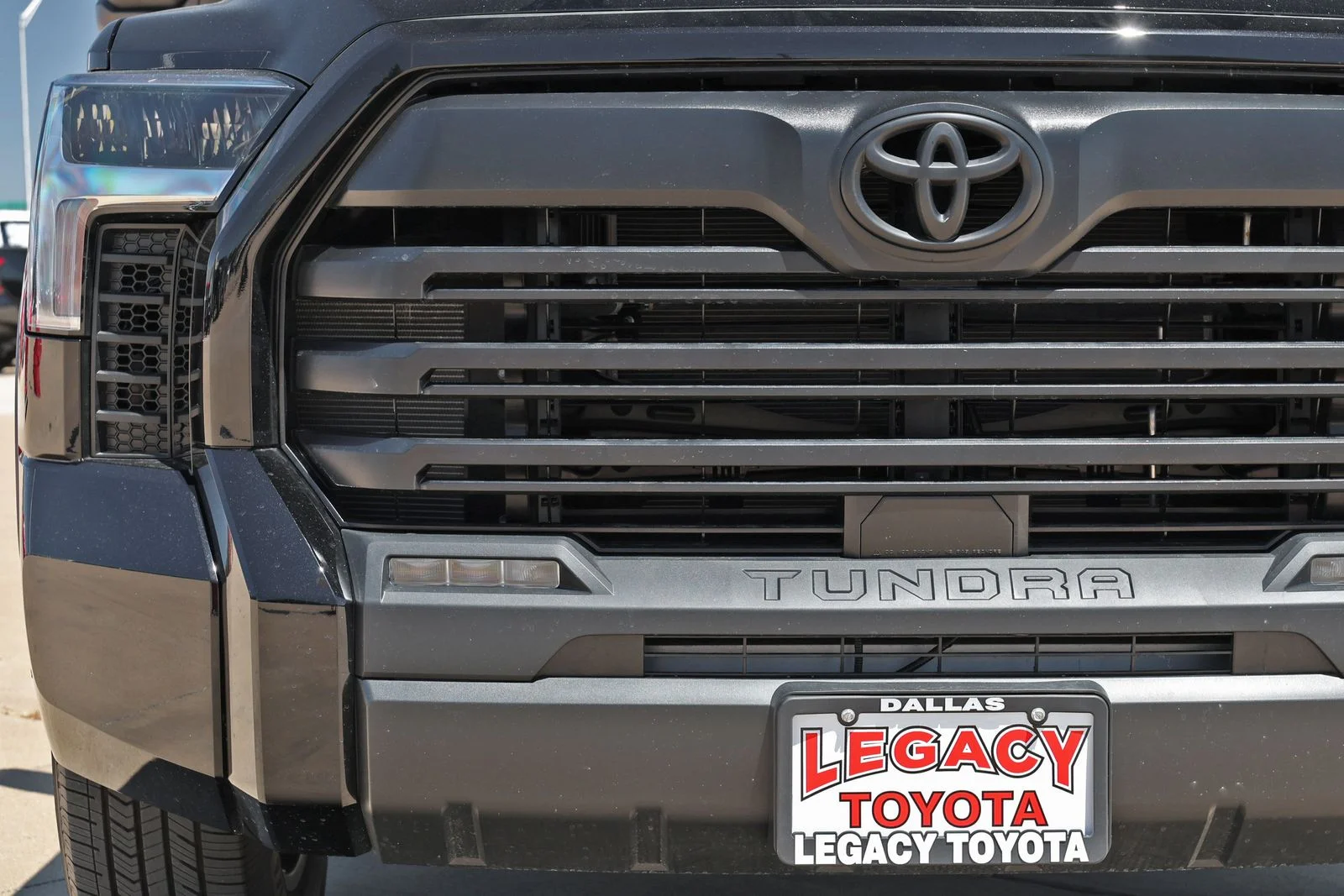 New 2026 Midnight Black Metallic Toyota SR5 image 8