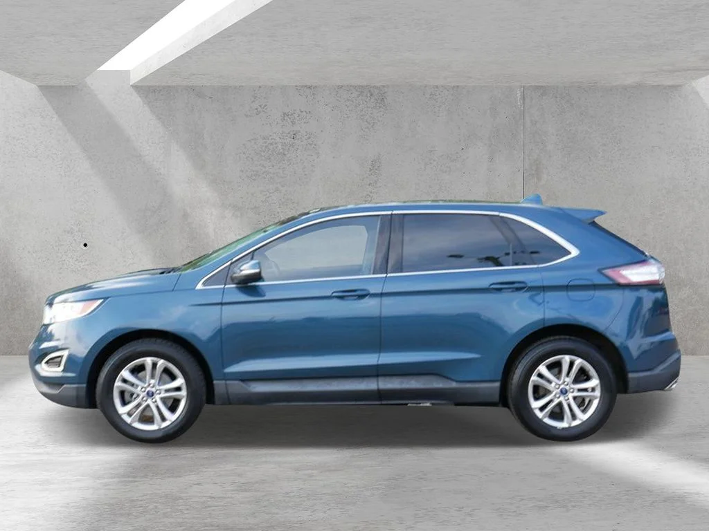 Used 2016 Blue Ford SEL image 4