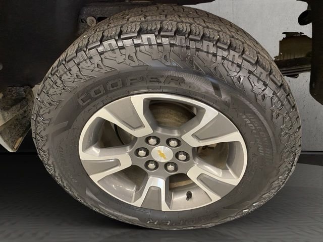 Used 2016 Red Chevrolet Z71 image 39