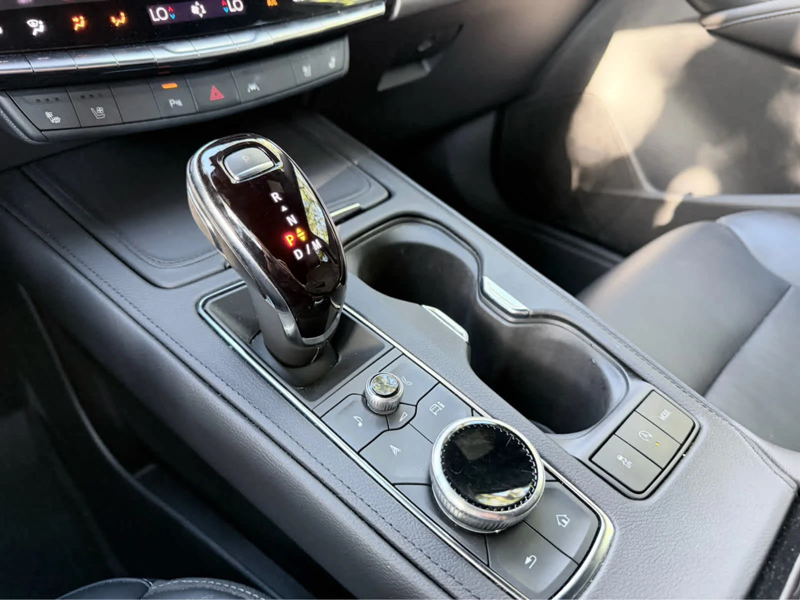 Used 2024 Argent Silver Metallic Cadillac Premium Luxury image 21