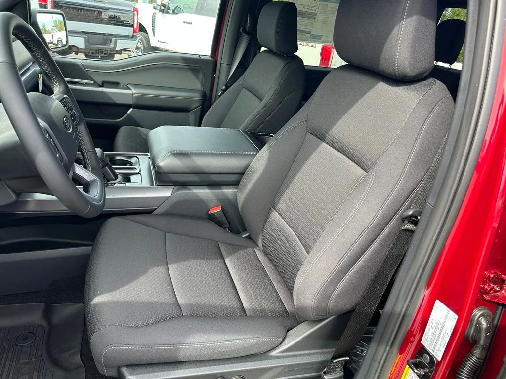 New 2026 Ruby Red Metallic Tinted Clearcoat Ford XLT image 10
