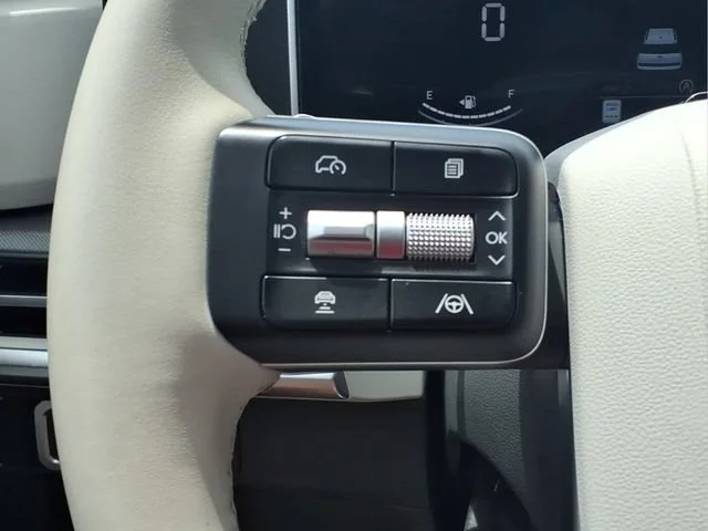 Used 2026  Hyundai SEL image 13