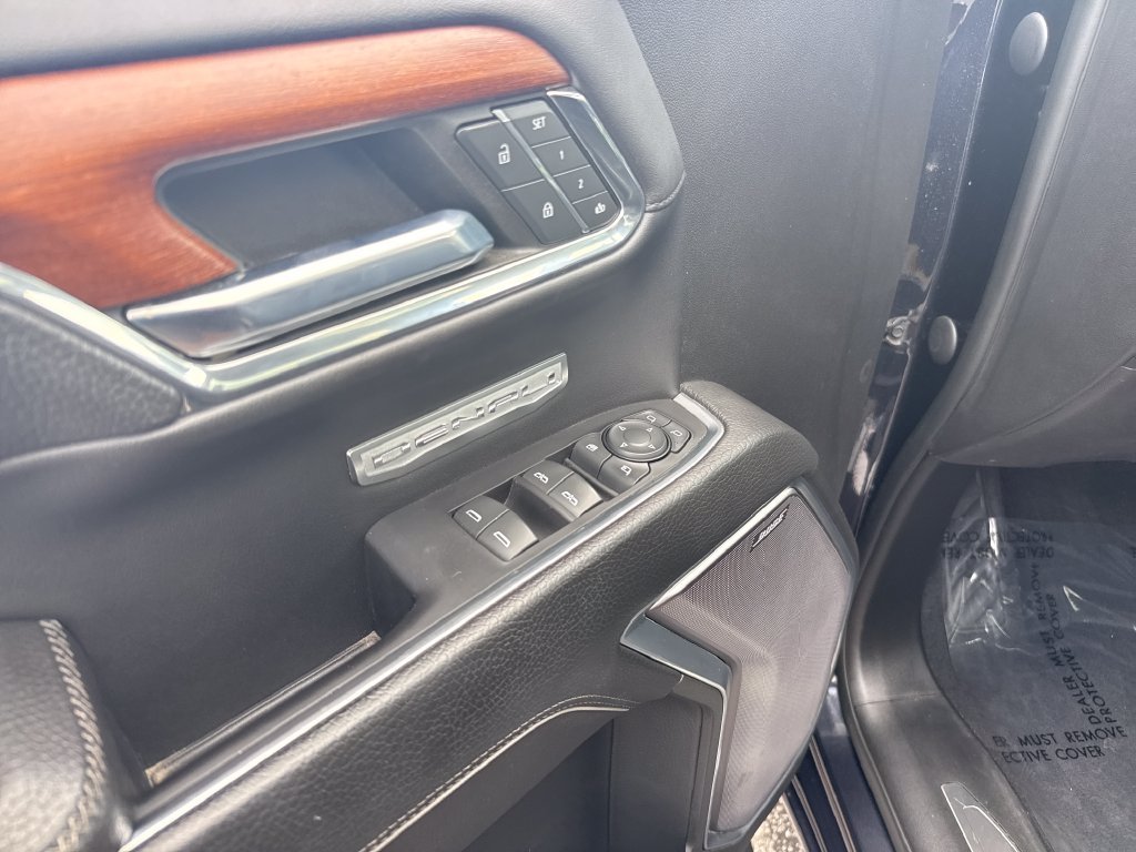 Used 2022 Silver GMC Denali image 11