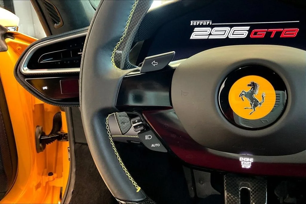 Used 2023 Giallo Triplo Strato Ferrari  image 11