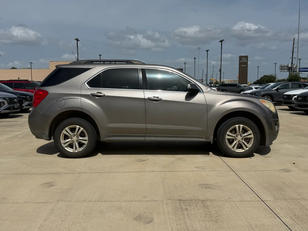 Used 2010 Mocha Steel Metallic Chevrolet LT w/2LT image 7