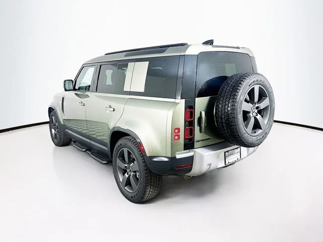 Used 2025 Green Land Rover S image 7
