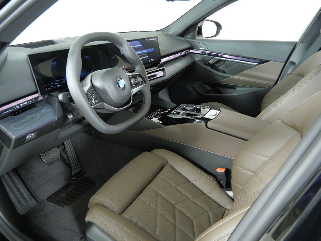 New 2027 Black Sapphire Metallic BMW 530i xDrive image 33