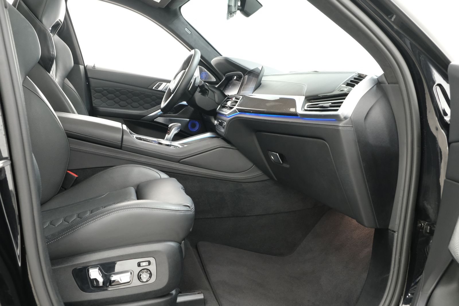 Used 2021 Black Sapphire Metallic BMW Base image 44