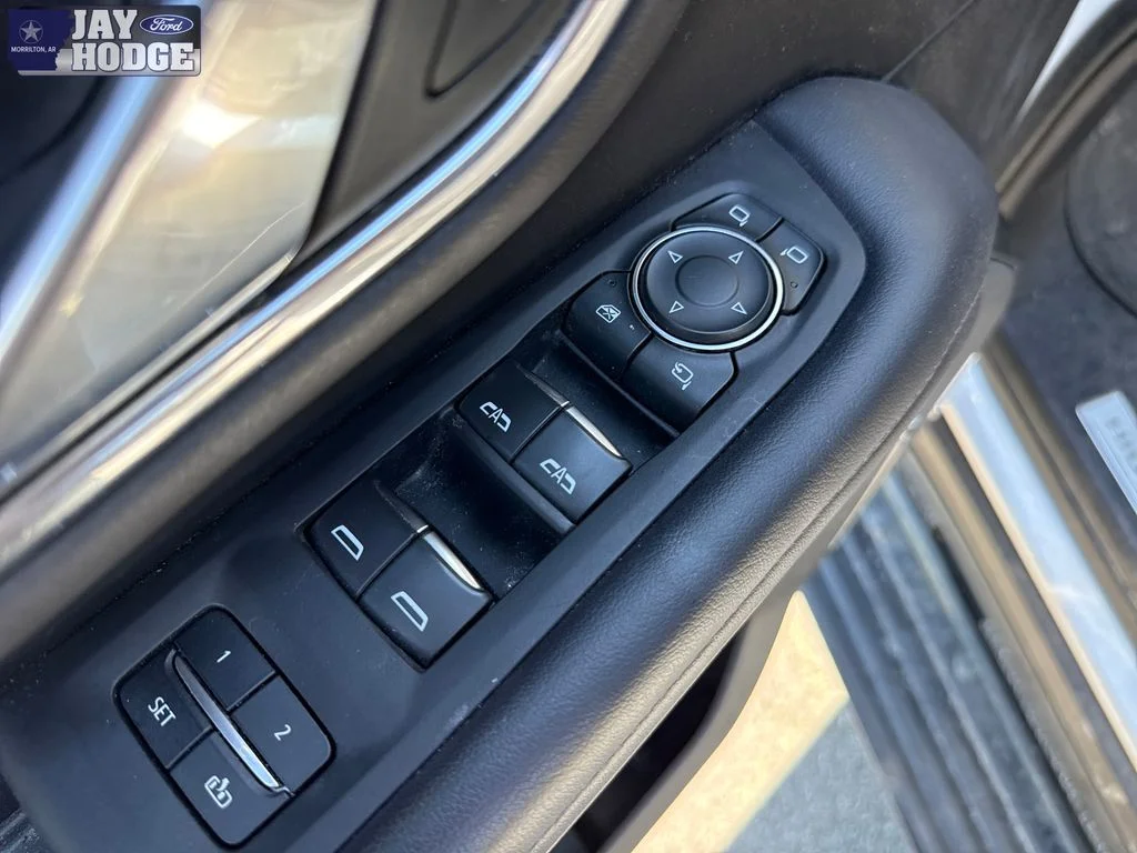 Used 2023 Iridescent Pearl Tricoat Chevrolet High Country image 23