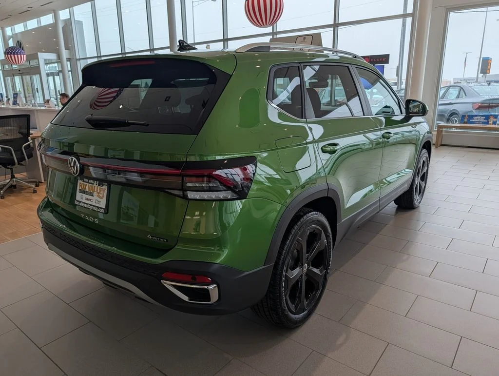 New 2026 Green Volkswagen 1.5T SEL image 3