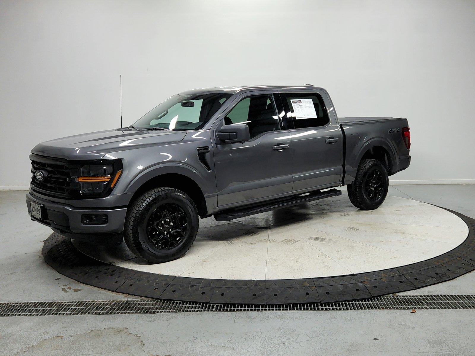 Used 2024 Gray Ford XLT image 4