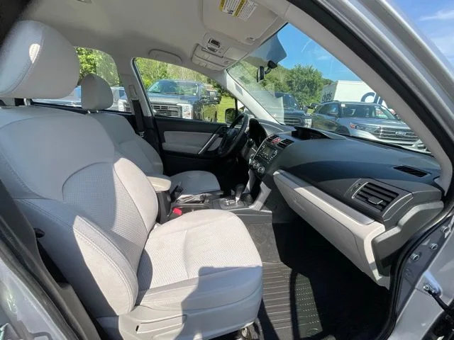 Used 2015 Silver Subaru 2.5i image 18