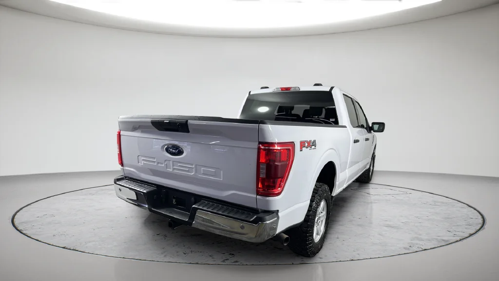 Used 2023 White Ford XLT image 9