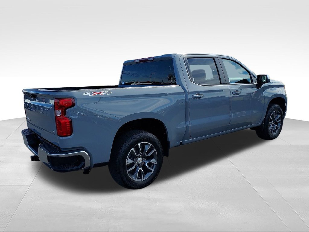 Used 2024 Gray Chevrolet LT image 5