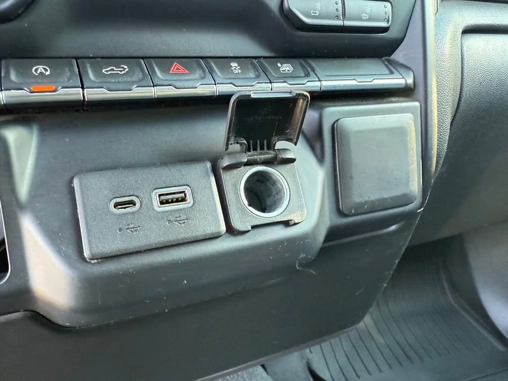 Used 2019 SUMMIT WHITE Chevrolet RST image 23