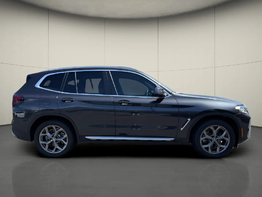 Used 2024 Gray BMW sDrive30i image 8