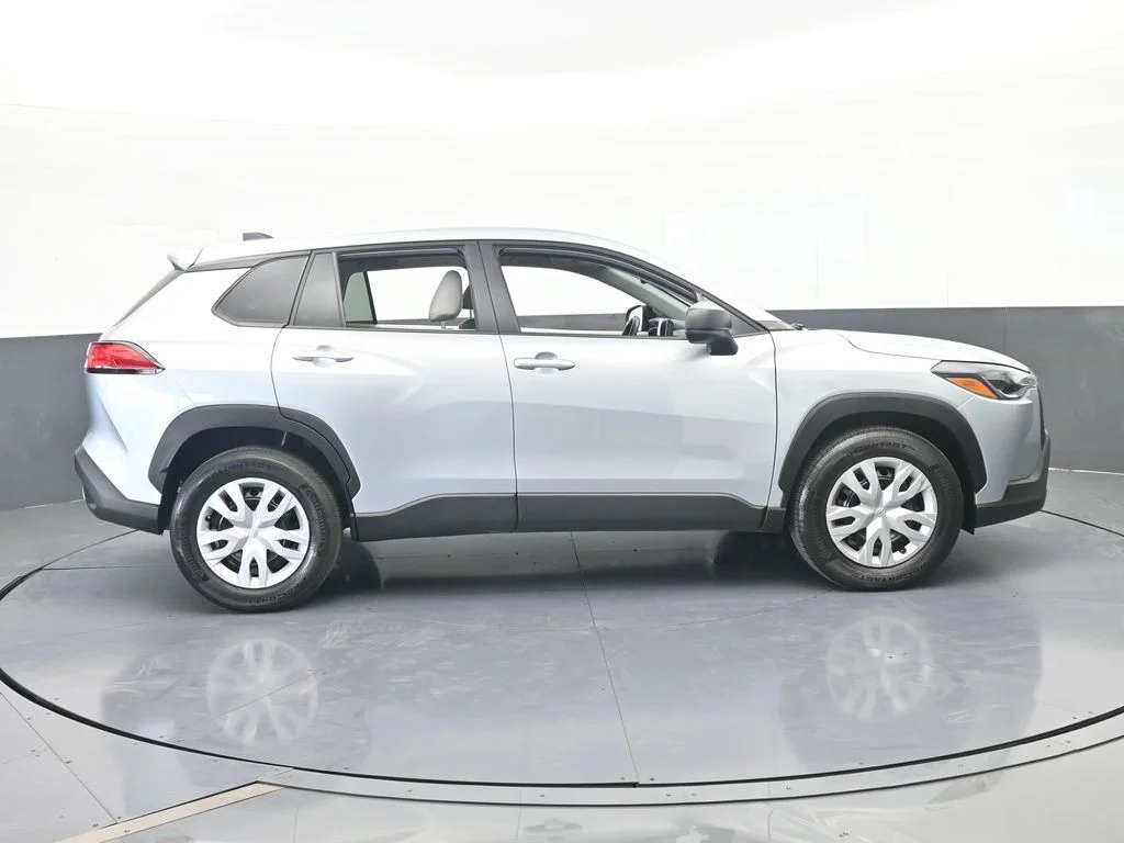 Used 2025 Silver Toyota L image 7