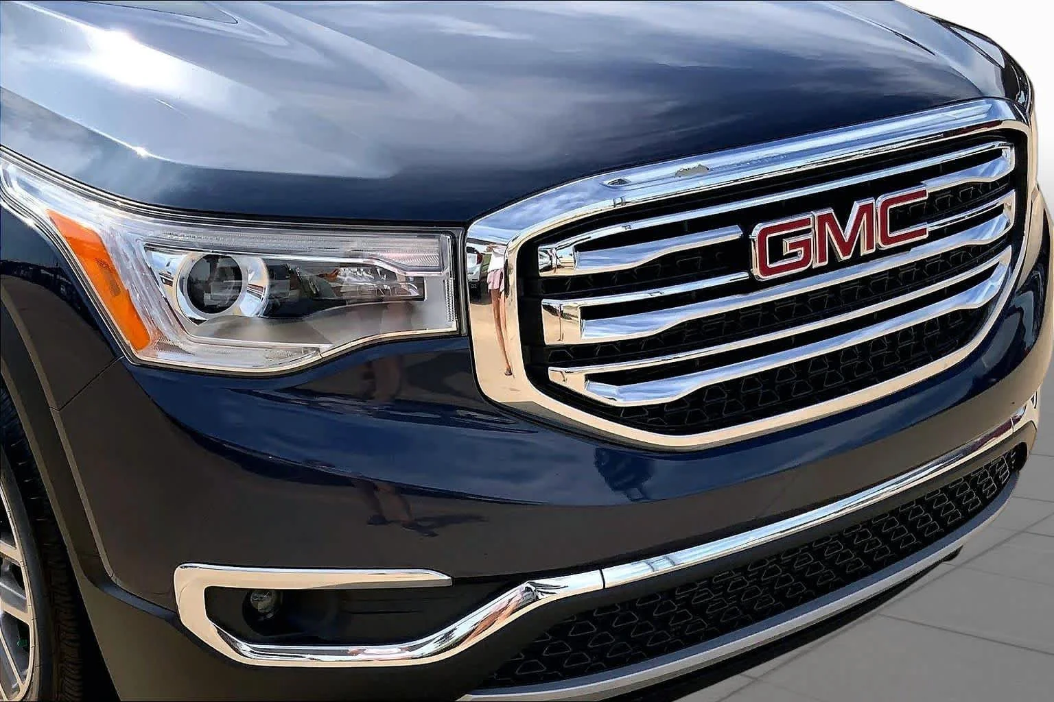 Used 2019 BLUE STEEL METALLIC GMC SLE image 29