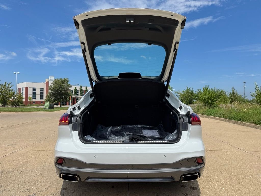 Used 2025 White Audi  image 30