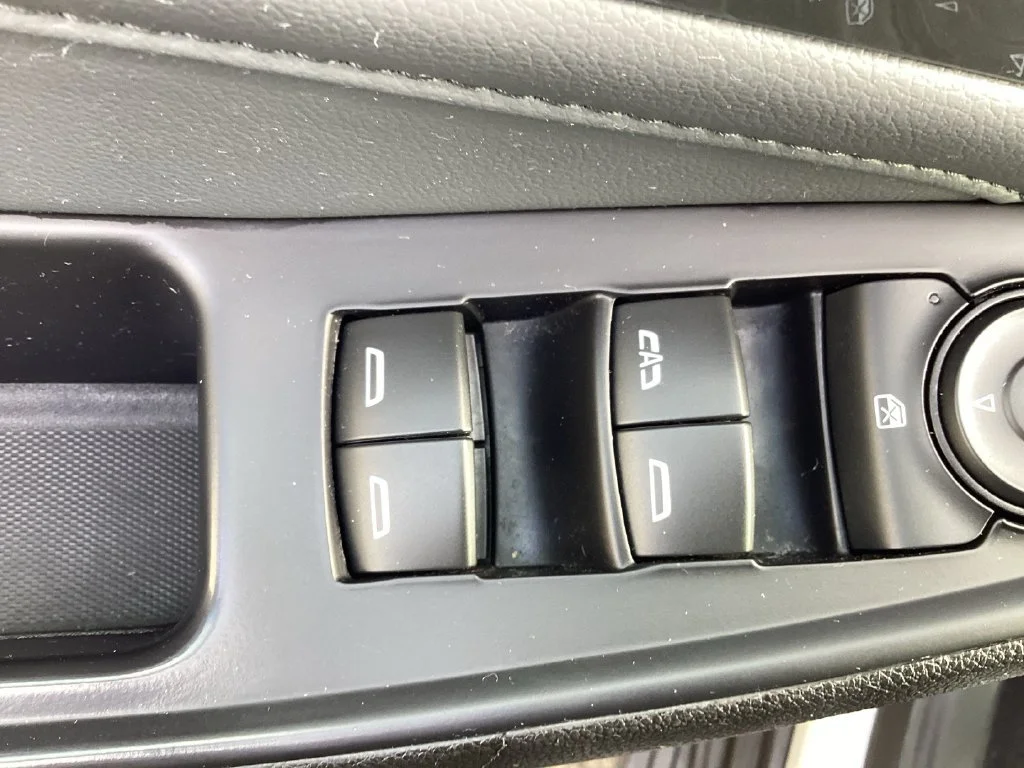Used 2021 SILVER ICE METALLIC Chevrolet LT Cloth image 33