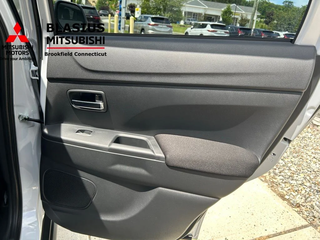 New 2025 White Mitsubishi 2.0 Trail Edition image 35