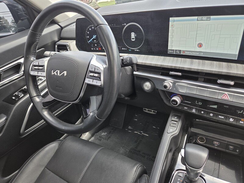 Used 2025 Black Kia SX image 31