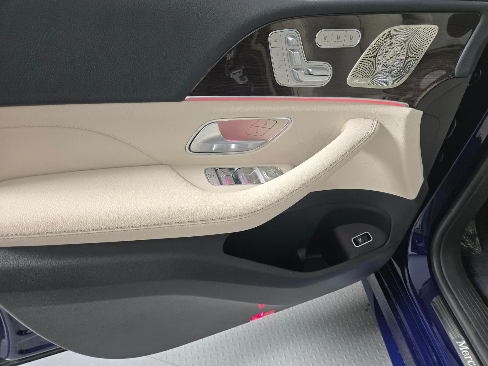 Used 2026 MANUFAKTUR Mystic Blue Metallic Mercedes-Benz GLE 450 image 22