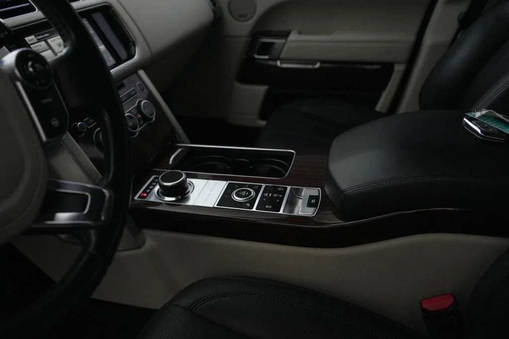 Used 2015 Black Land Rover 5.0L V8 Supercharged image 15