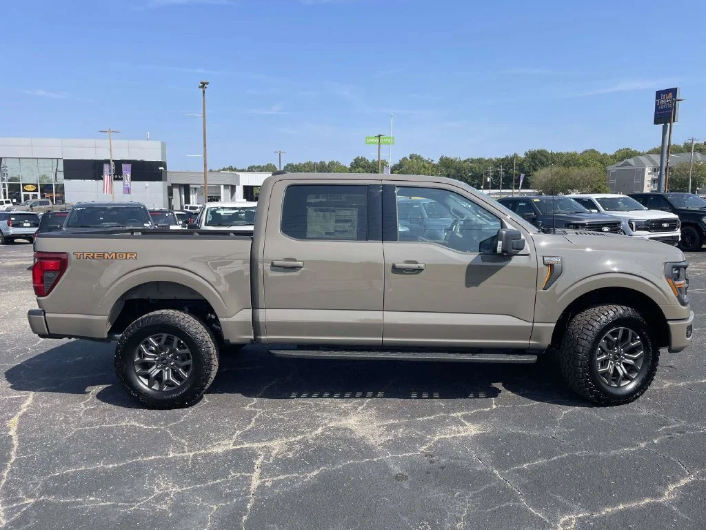 New 2026 Gray Ford Tremor image 2