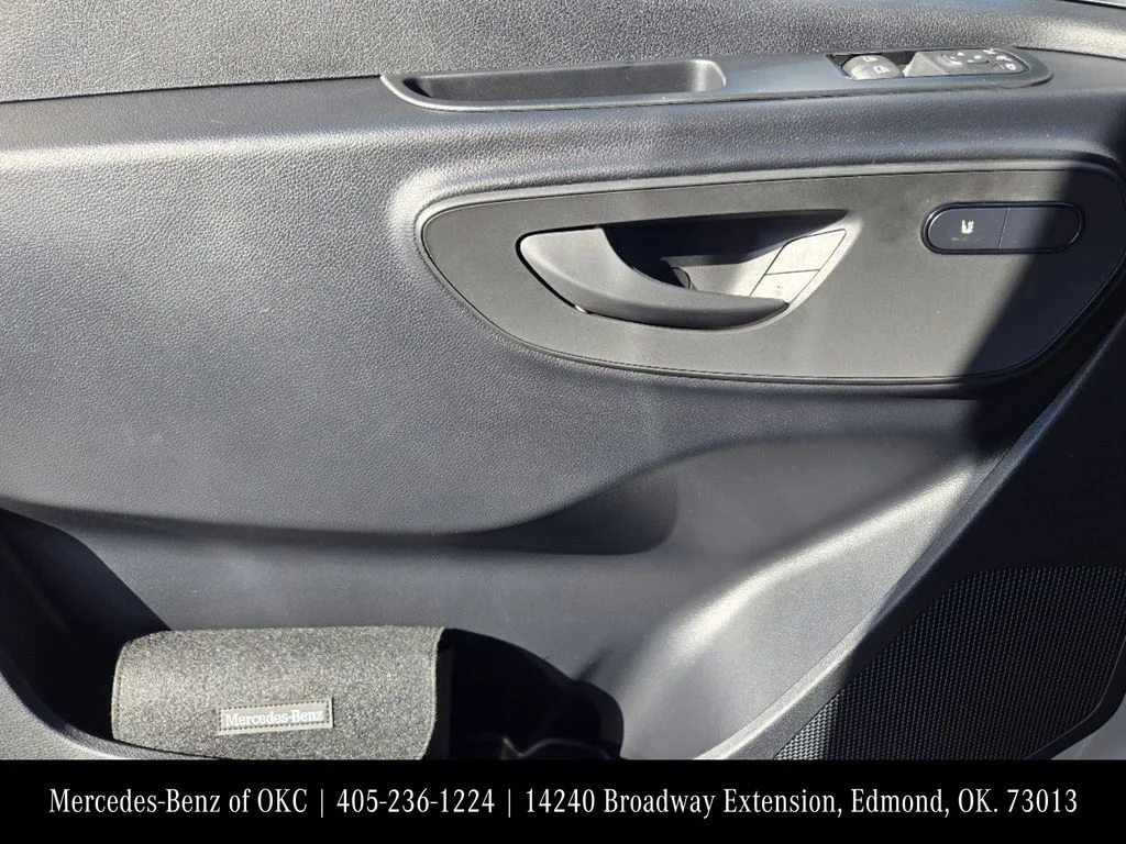 Used 2025 White Mercedes-Benz Cargo 170 WB image 23