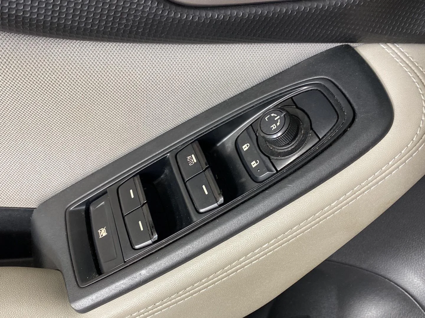 Used 2021 Crystal White Pearl Subaru Base image 25