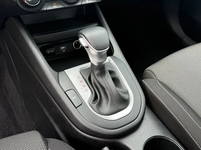 Used 2023 White Kia LXS image 20