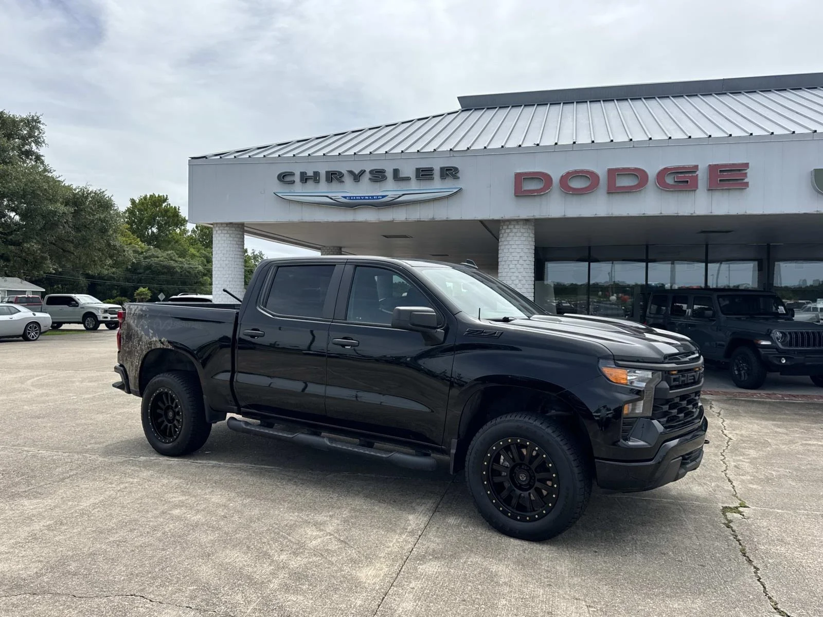 2023 Chevrolet Silverado 1500 Custom Trail Boss