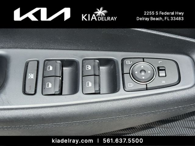 Used 2020 Gray Hyundai SE image 14