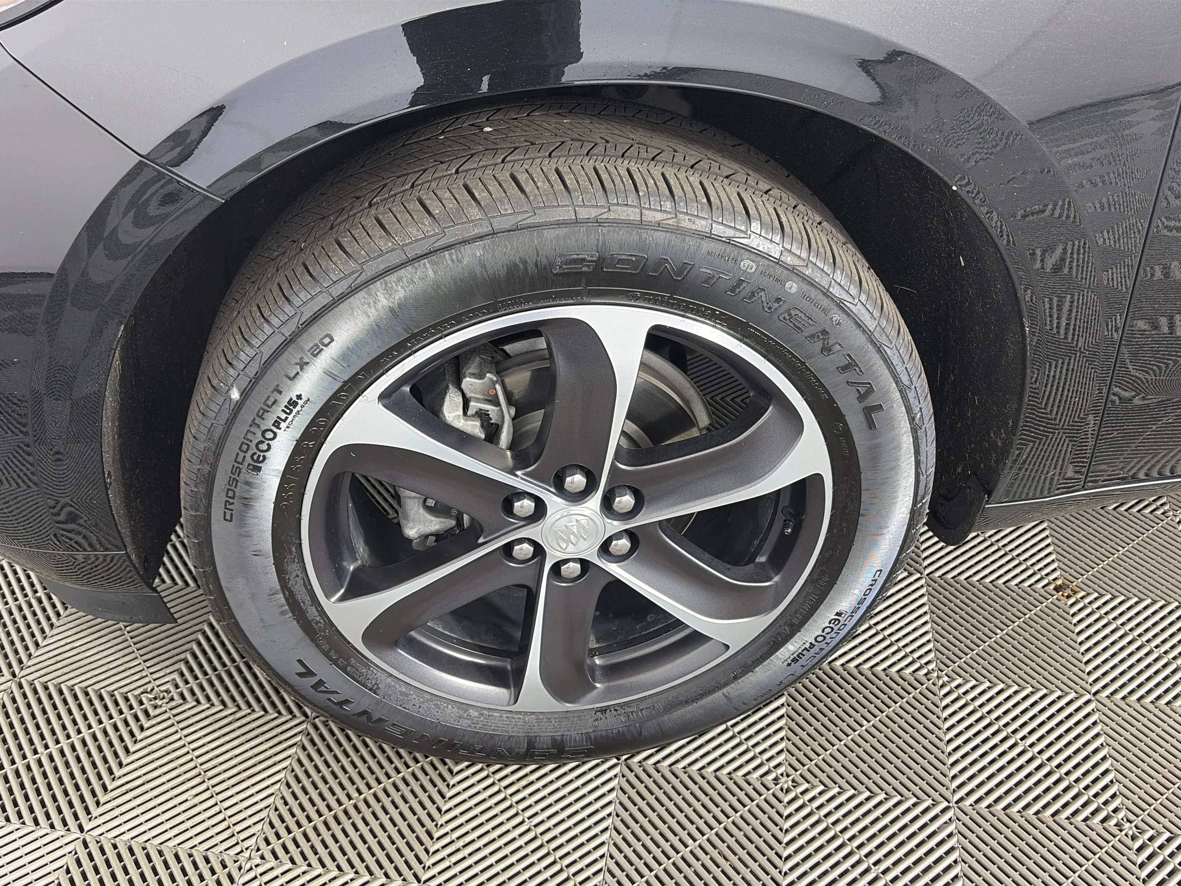 Used 2021 Includes Spectra Gray lower exterior accent color.) Buick Essence image 14