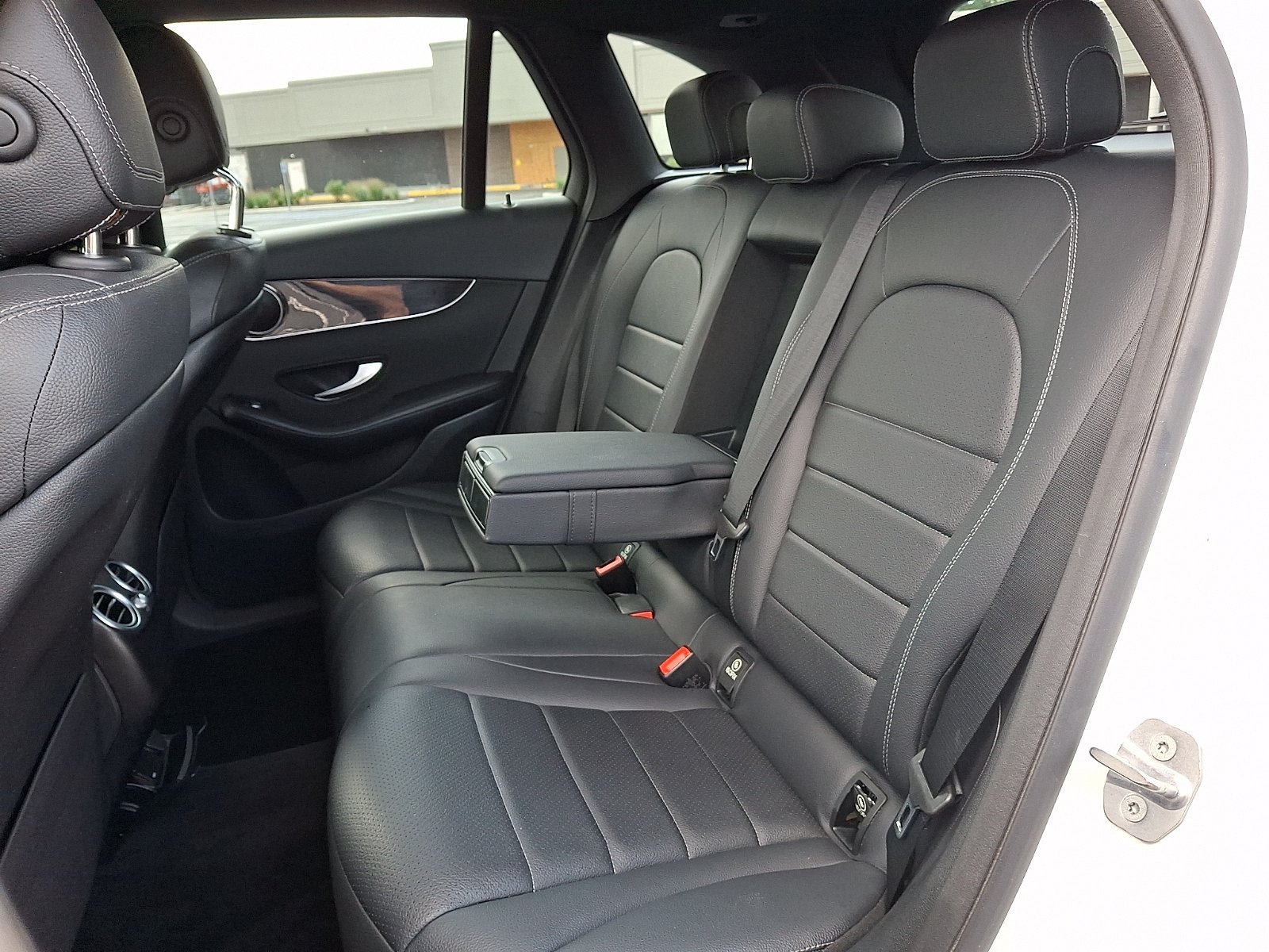 Used 2020 Polar White - 149 Mercedes-Benz 4MATIC® image 10