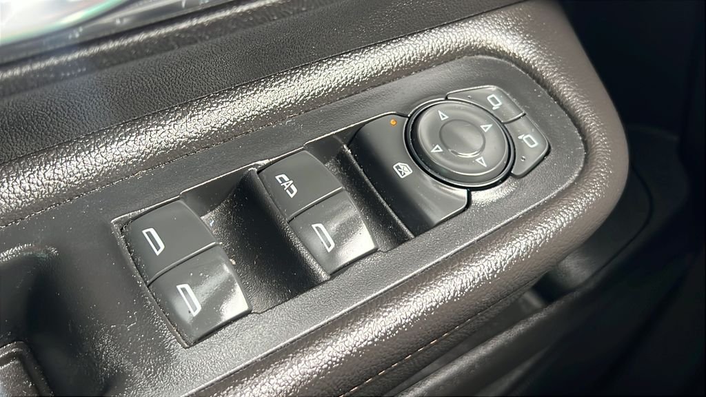 Used 2019 White GMC SLT image 19
