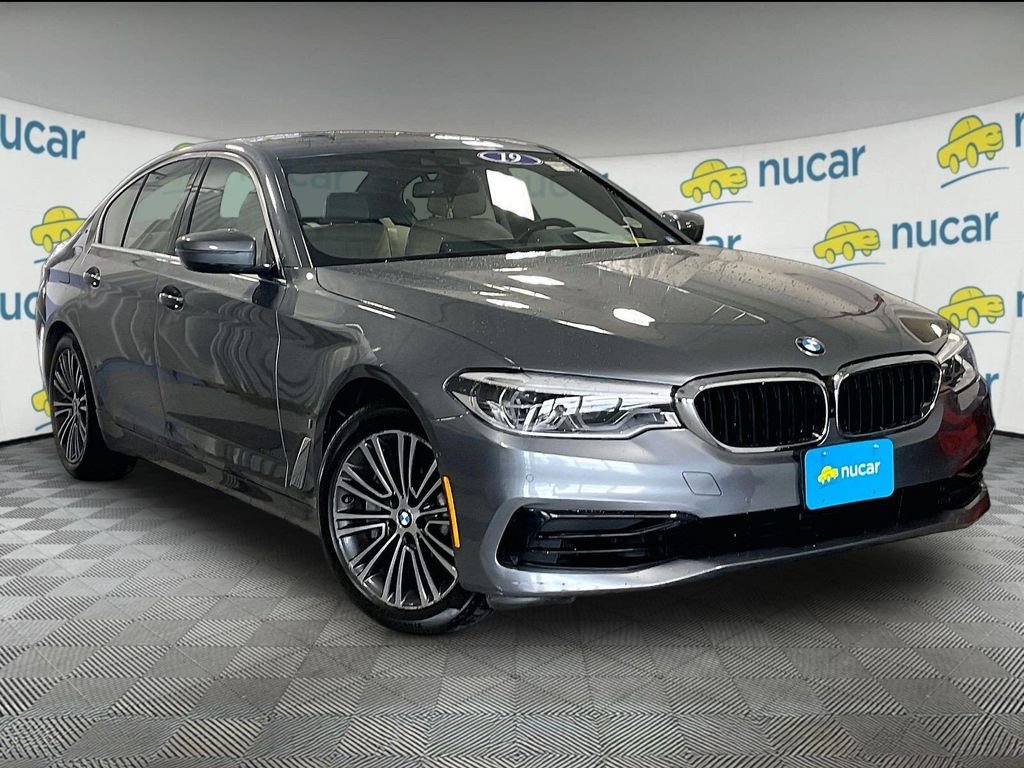 Used 2019 Blue BMW 530e xDrive iPerformance image 1