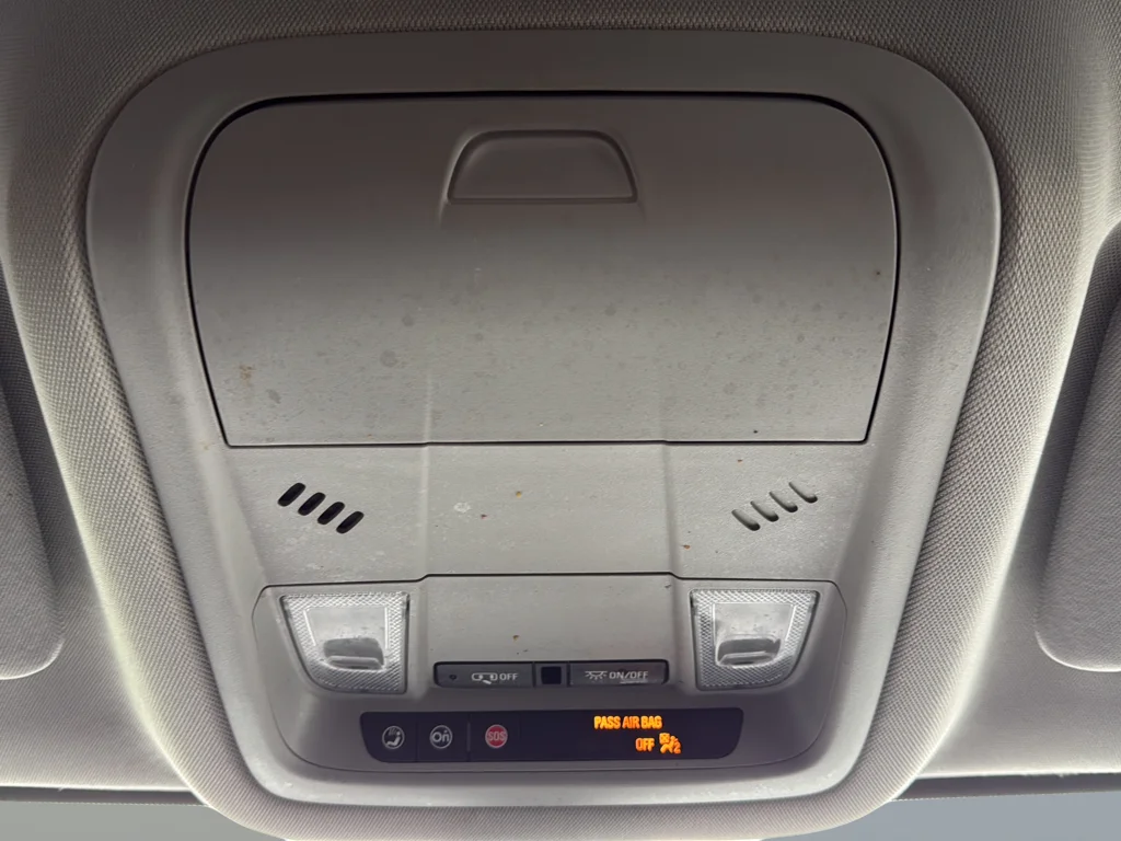 Used 2020 White GMC SLE image 40