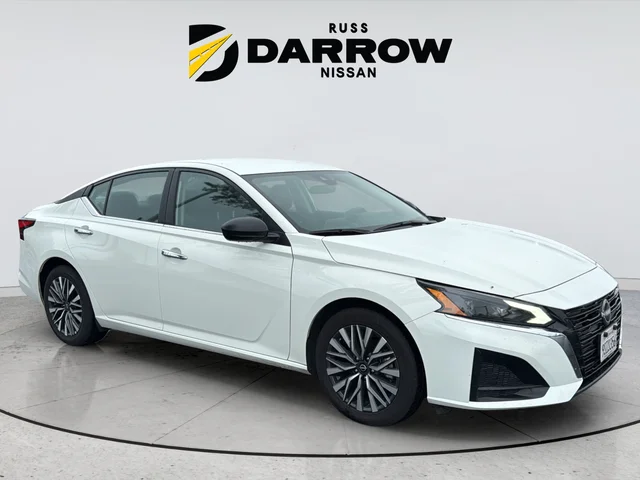 Used 2025 White Nissan 2.5 SV image 7
