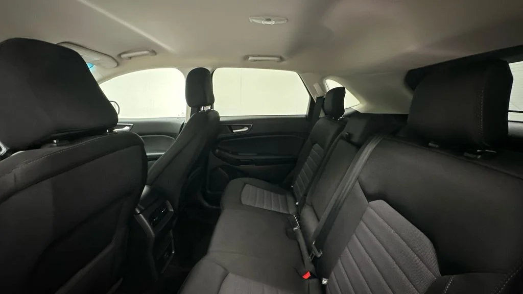 Used 2020 Gray Ford SE image 10