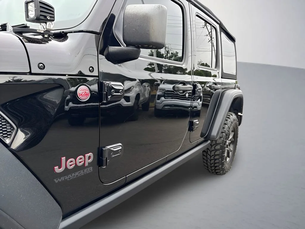 Used 2019  Jeep Rubicon image 31