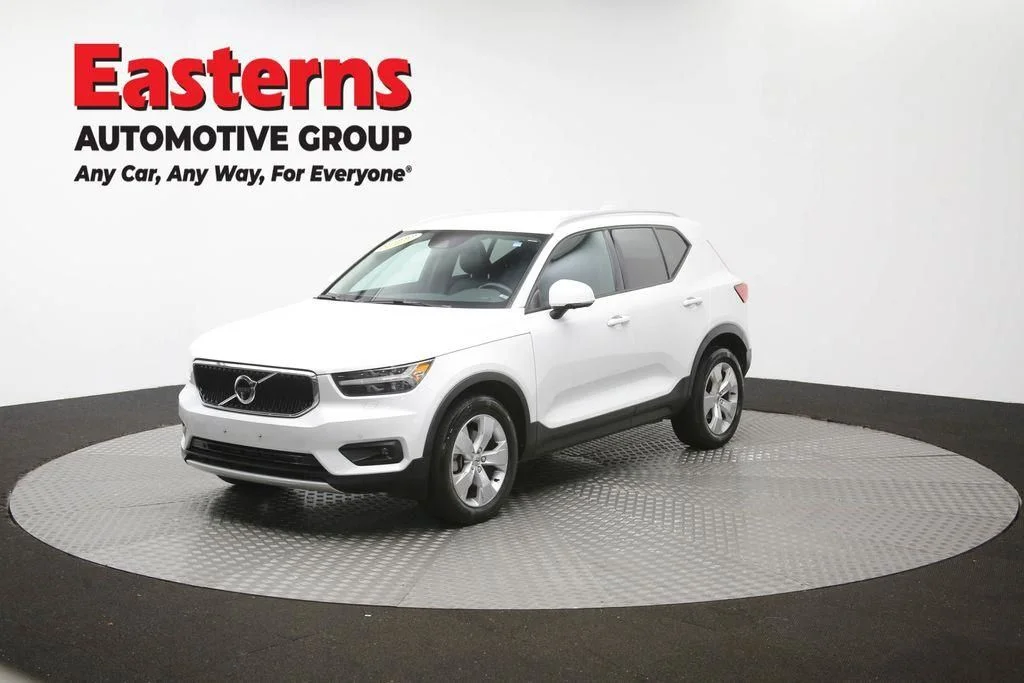 Used 2022 White Volvo Momentum image 55